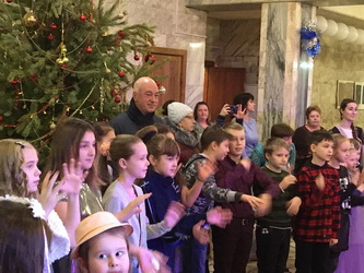 Вячеслав Доронин поздравил ребят Заводского района с Новым годом и Рождеством